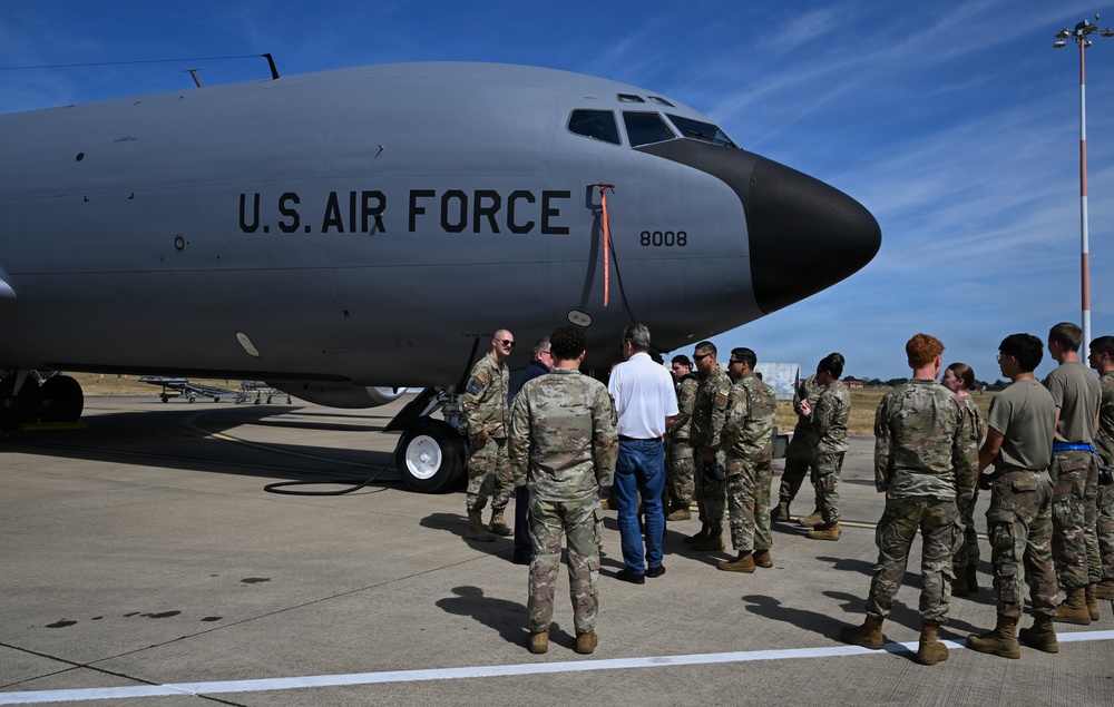 RAF Mildenhall maintainers explore wireless future for KC-135