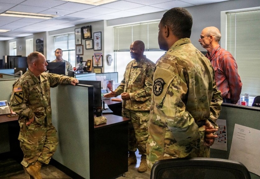 T2COM Commander Visits Phoenix Battalion