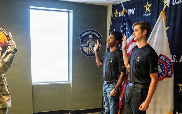 T2COM Commander Visits Phoenix Battalion