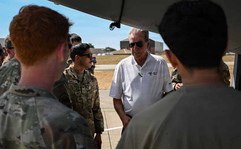 RAF Mildenhall maintainers explore wireless future for KC-135