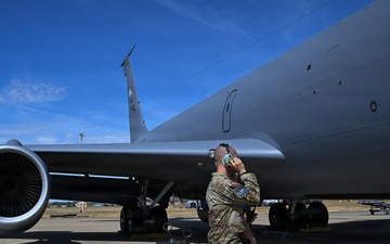 RAF Mildenhall maintainers explore wireless future for KC-135