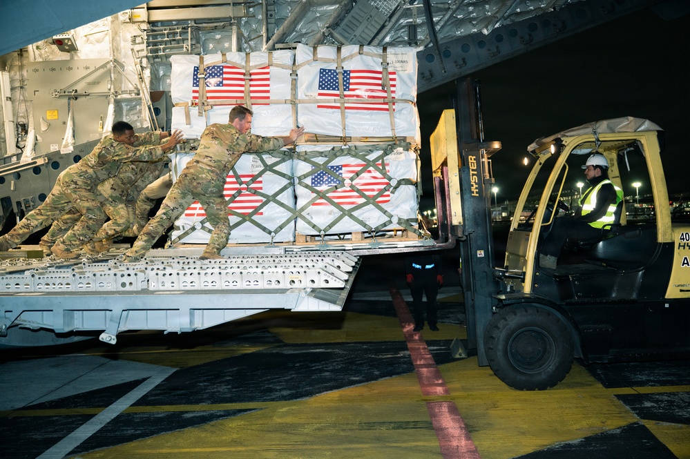 Colombia Earthquake relief supplies offload from a C-17