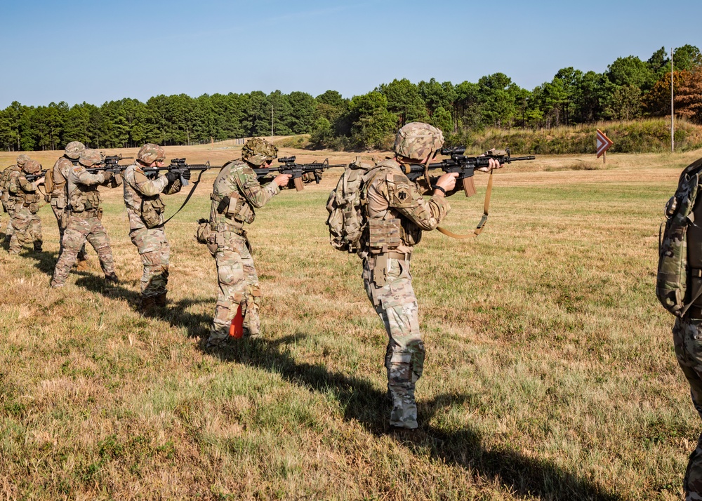 Rifle EIC Tests Marksmanship at WPW Machine Gun Championship