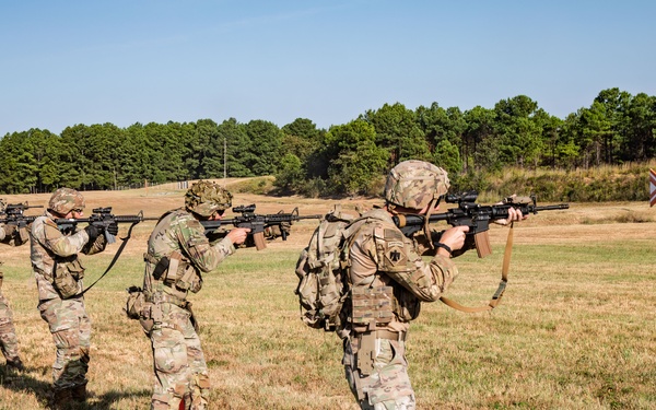 Rifle EIC Tests Marksmanship at WPW Machine Gun Championship