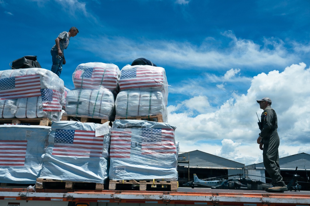Colombia Earthquake relief supplies offload from a C-17