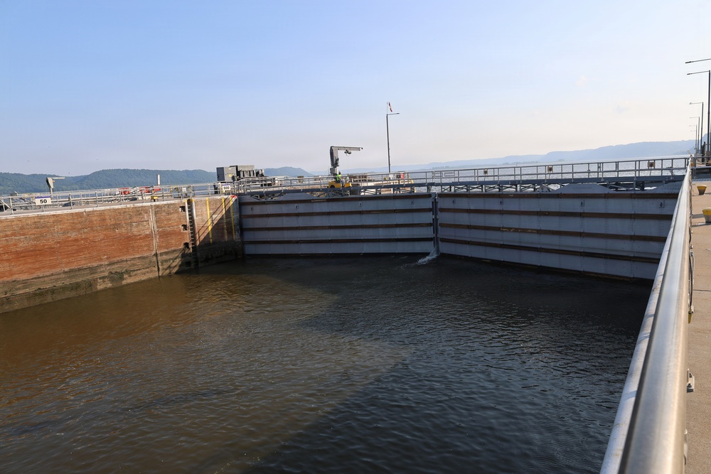 St. Paul District continues its mission to replace miter gates on the Upper Mississippi River