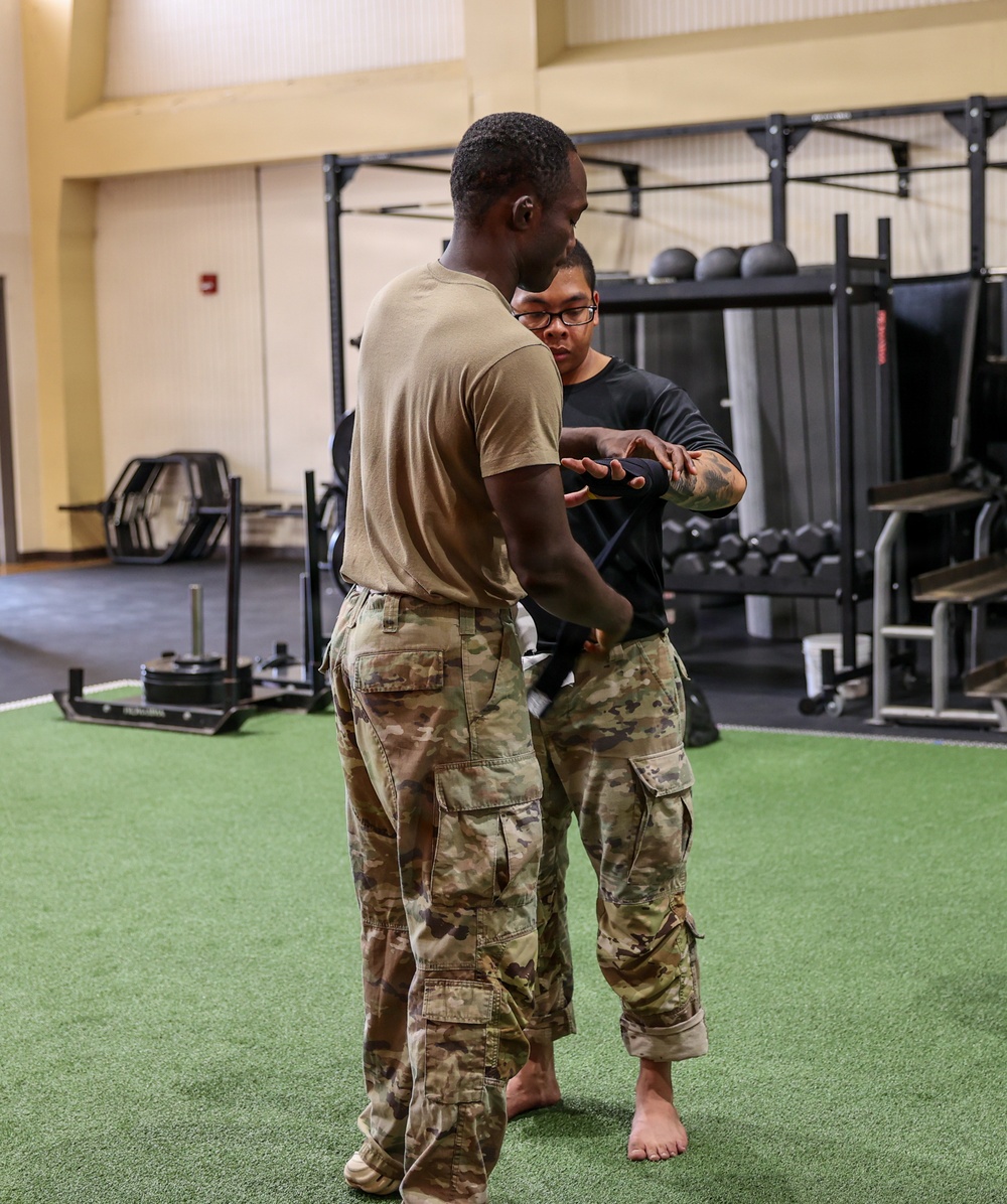 75th FA Brigade Soldiers Clash in Diamond Week Combatives Tournament