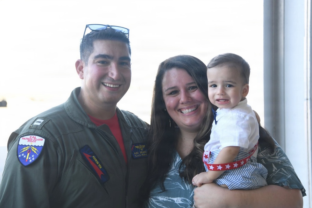 VP 10 “Red Lancers” and VP-45 “Pelicans” return home to NAS Jacksonville