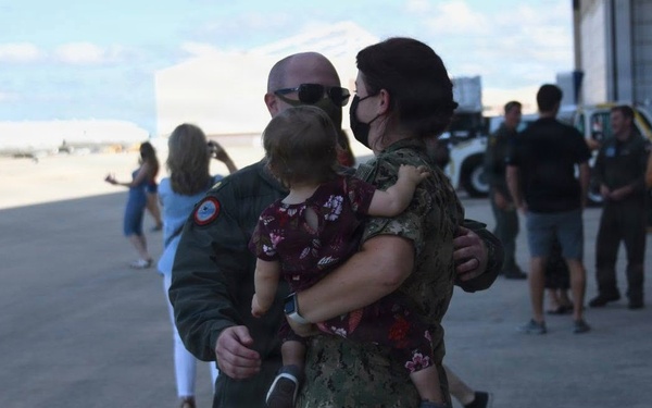 VP 10 “Red Lancers” and VP-45 “Pelicans” return home to NAS Jacksonville