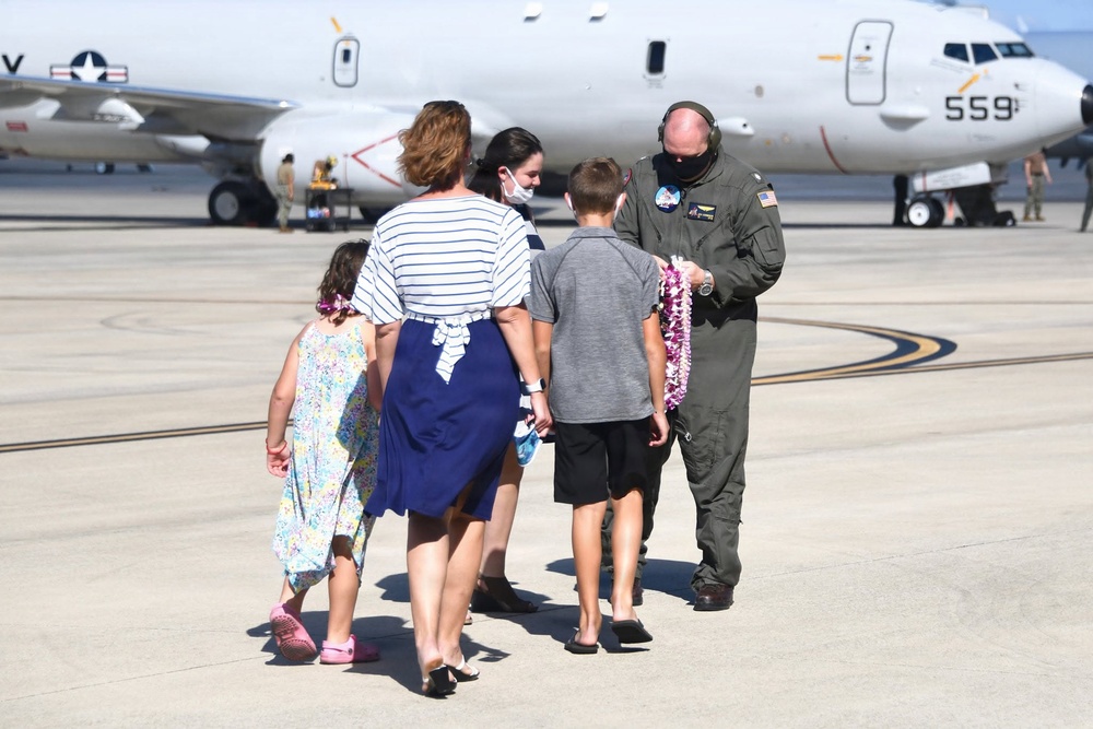 VP 10 “Red Lancers” and VP-45 “Pelicans” return home to NAS Jacksonville
