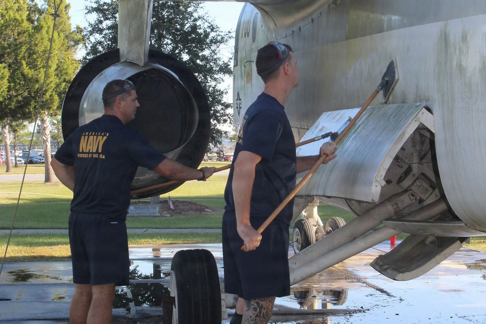 Chief Selects Wash Aircraft at Naval Air Station Jacksonville Heritage Park
