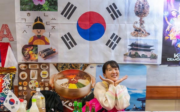 AY26 International Fellows share cultures at USAHEC’s Know Your World event