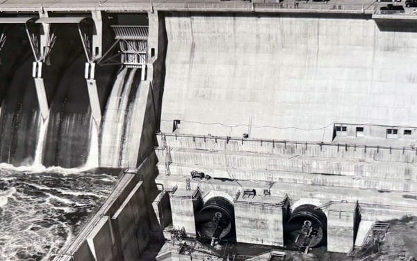 Historical photo shows construction of Keystone Lake powerhouse