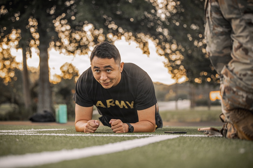 335th Signal Command (Theater) soldiers conduct the Army Fitness Test