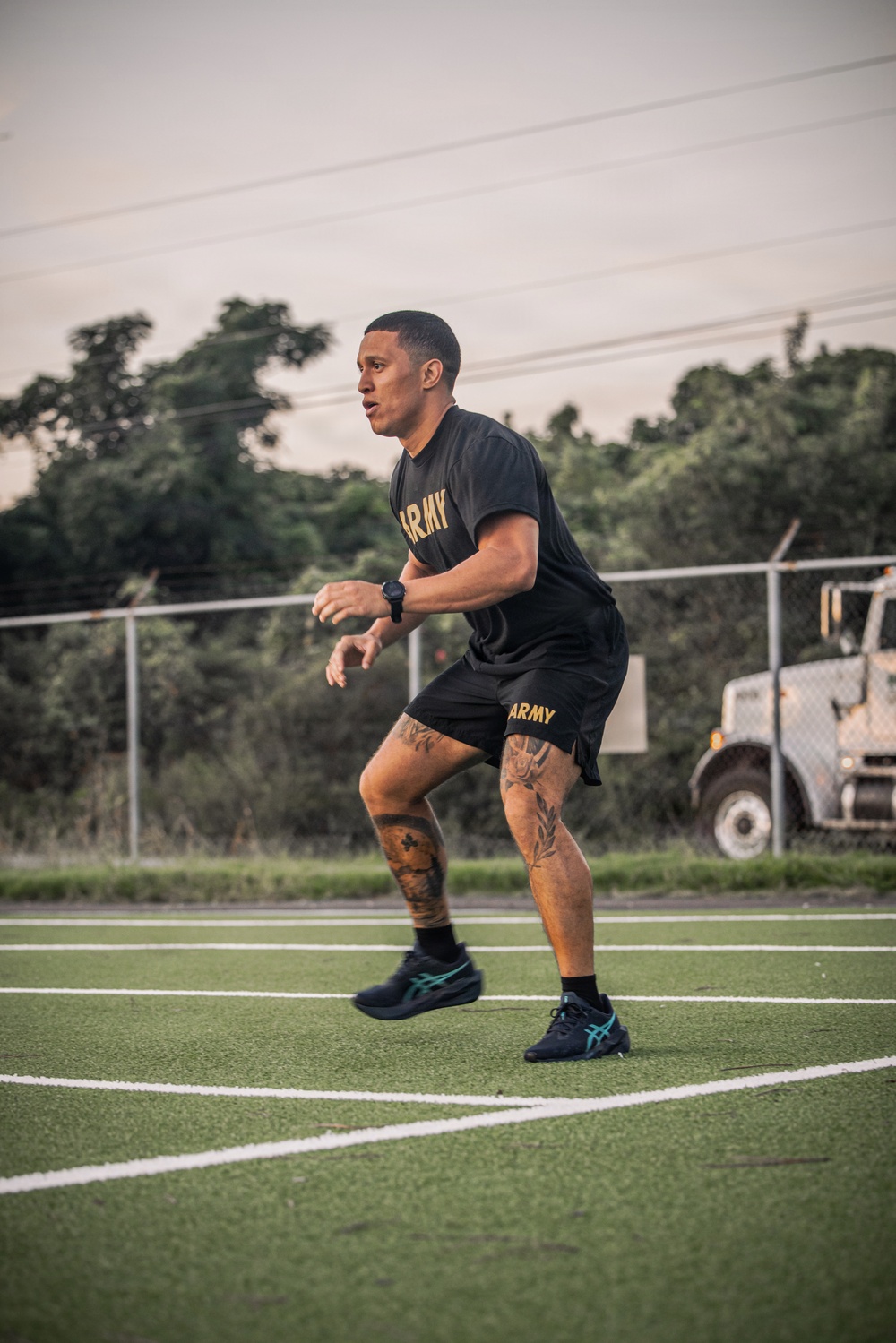 335th Signal Command (Theater) soldiers conduct the Army Fitness Test