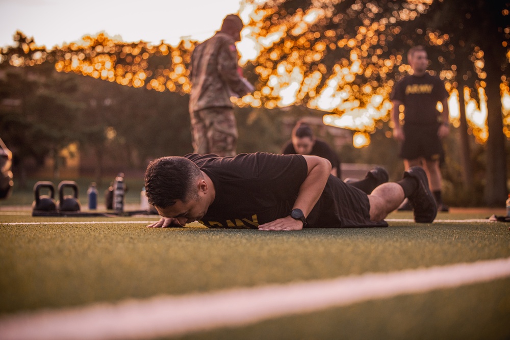 335th Signal Command (Theater) soldiers conduct the Army Fitness Test