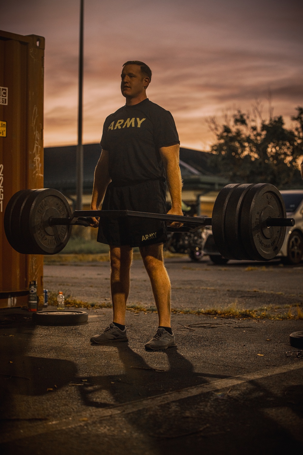 335th Signal Command (Theater) soldiers conduct the Army Fitness Test