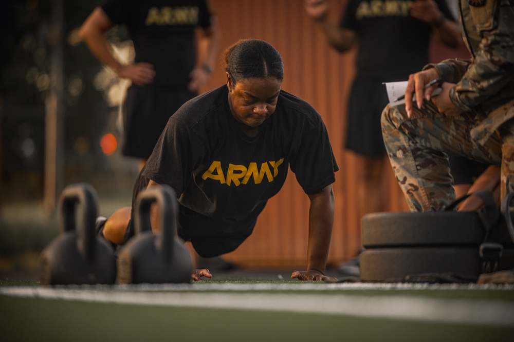 335th Signal Command (Theater) soldiers conduct the Army Fitness Test