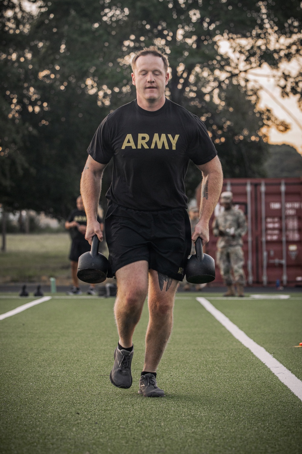 335th Signal Command (Theater) soldiers conduct the Army Fitness Test