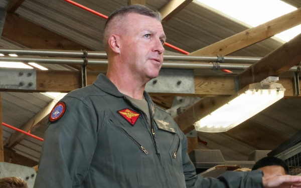 1st Marine Aircraft Wing Commander visits Marine Air Control Squadron 4
