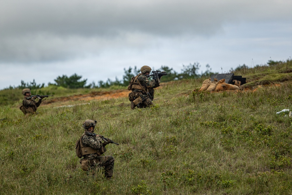 U.S. Marines with 12th LCT Conduct a Live-Fire Range