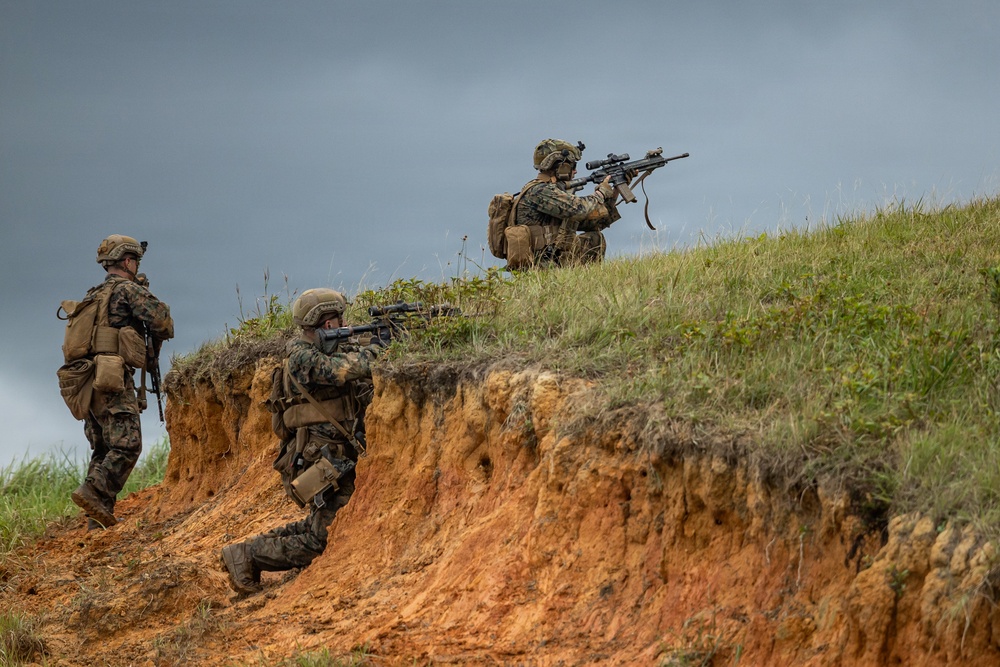U.S. Marines with 12th LCT Conduct a Live-Fire Range