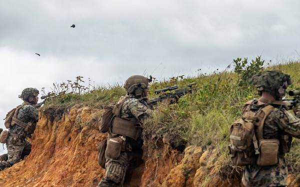 U.S. Marines with 12th LCT Conduct a Live-Fire Range