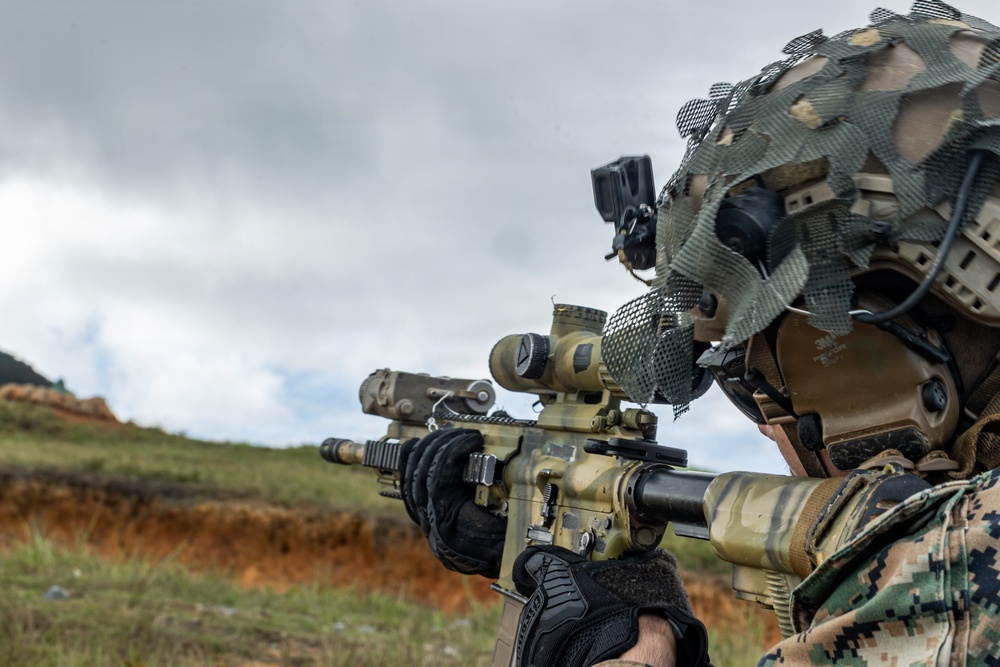 U.S. Marines with 12th LCT Conduct a Live-Fire Range