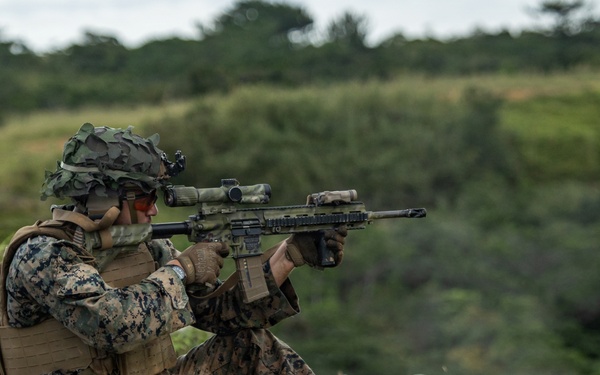U.S. Marines with 12th LCT Conduct a Live-Fire Range