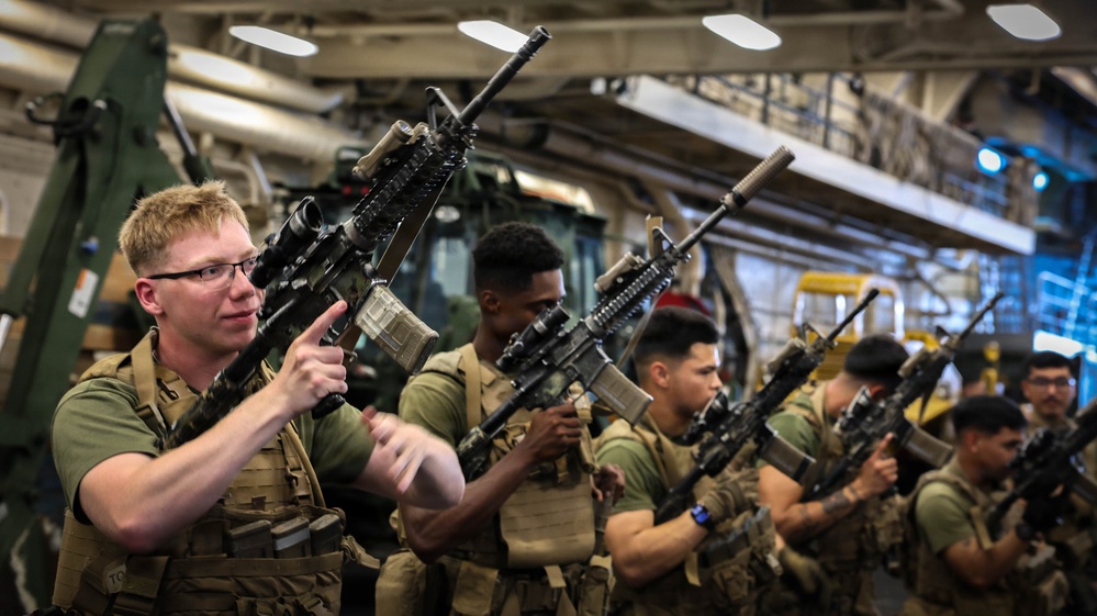 Anchroage Conducts COMPTUEX With Makin Island Amphibious Ready Group