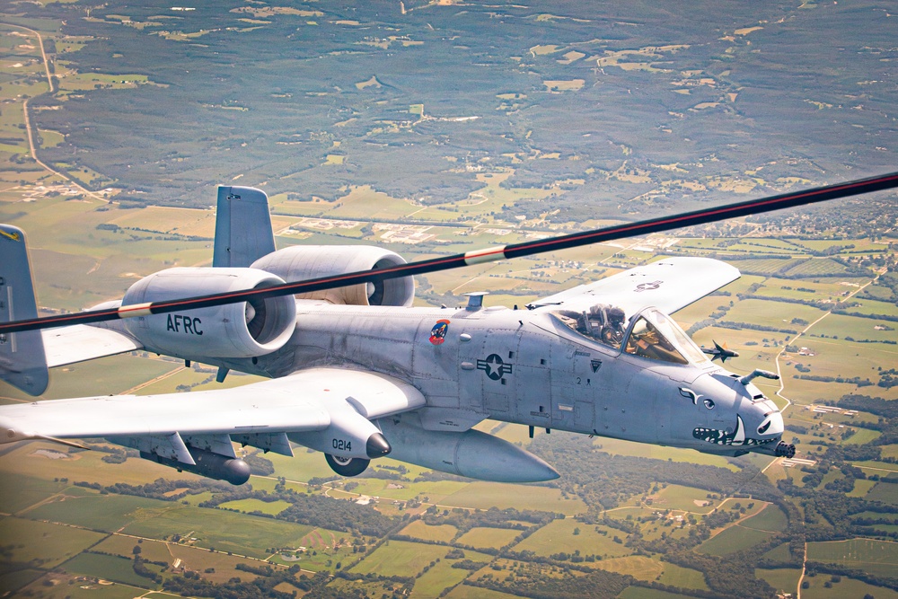 AATTC supports air-to-air refueling for first time with Reserve Command