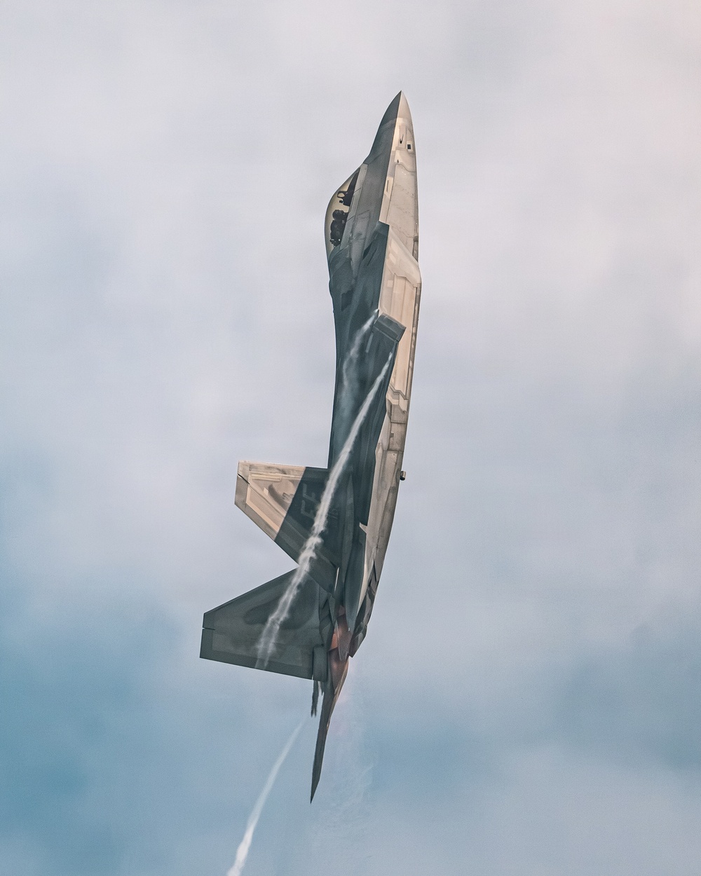 F-22 Demonstration Team performs for 2026 Chicago Air and Water Show