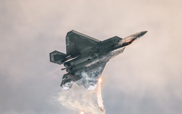 F-22 Demonstration Team performs for 2026 Chicago Air and Water Show