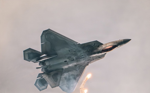 F-22 Demonstration Team performs for 2026 Chicago Air and Water Show