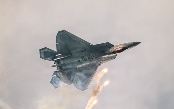 F-22 Demonstration Team performs for 2026 Chicago Air and Water Show