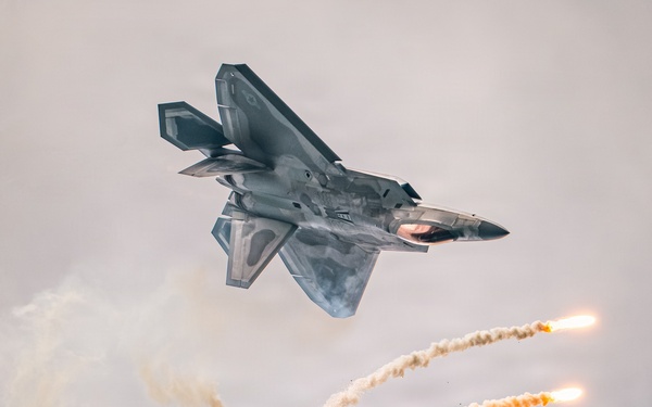F-22 Demonstration Team performs for 2026 Chicago Air and Water Show