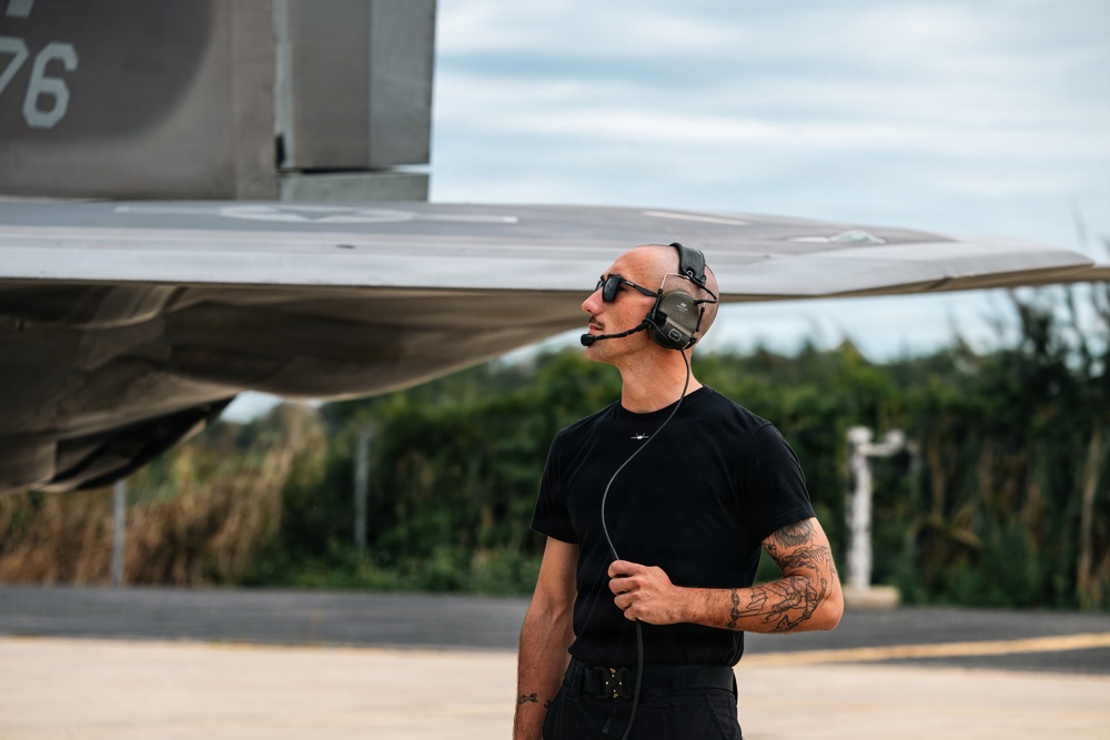 F-22 Demonstration Team performs for 2026 Chicago Air and Water Show