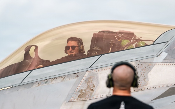 F-22 Demonstration Team performs for 2026 Chicago Air and Water Show