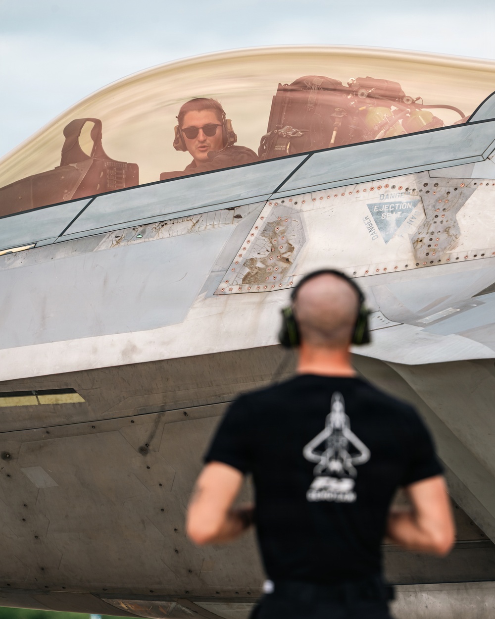 F-22 Demonstration Team performs for 2026 Chicago Air and Water Show
