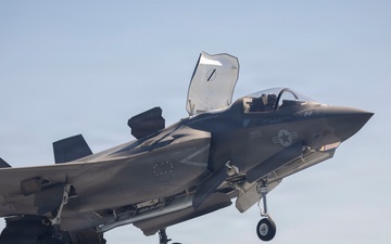 13th MEU | VMFA-211 Conducts Carrier Qualifications Aboard USS Makin Island