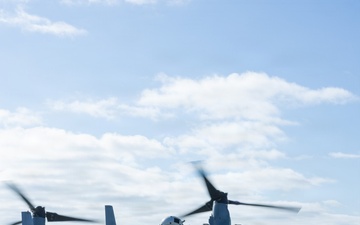 13th MEU | VMM-364 (Rein.) Lands Aboard USS Makin Island