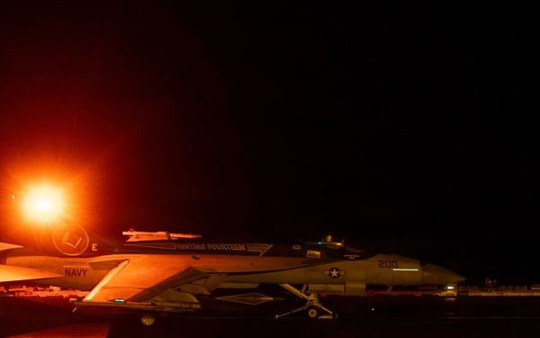 Abraham Lincoln Conducts Flight Operations