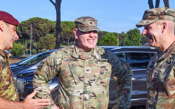 Incoming SETAF-AF Commander Visits Camp Darby