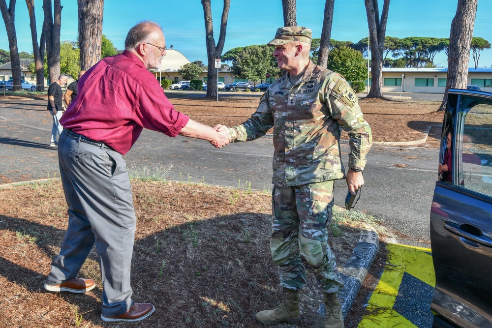 Incoming SETAF-AF Commander Visits Camp Darby