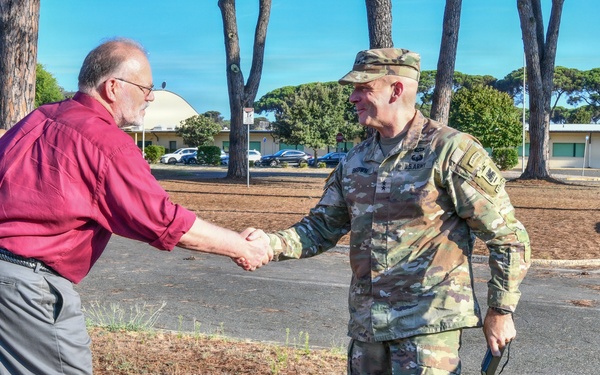 Incoming SETAF-AF Commander Visits Camp Darby