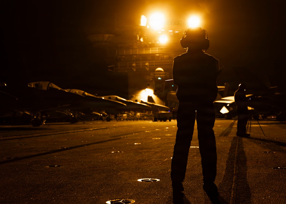 USS George Washington Conducts Flight Operations