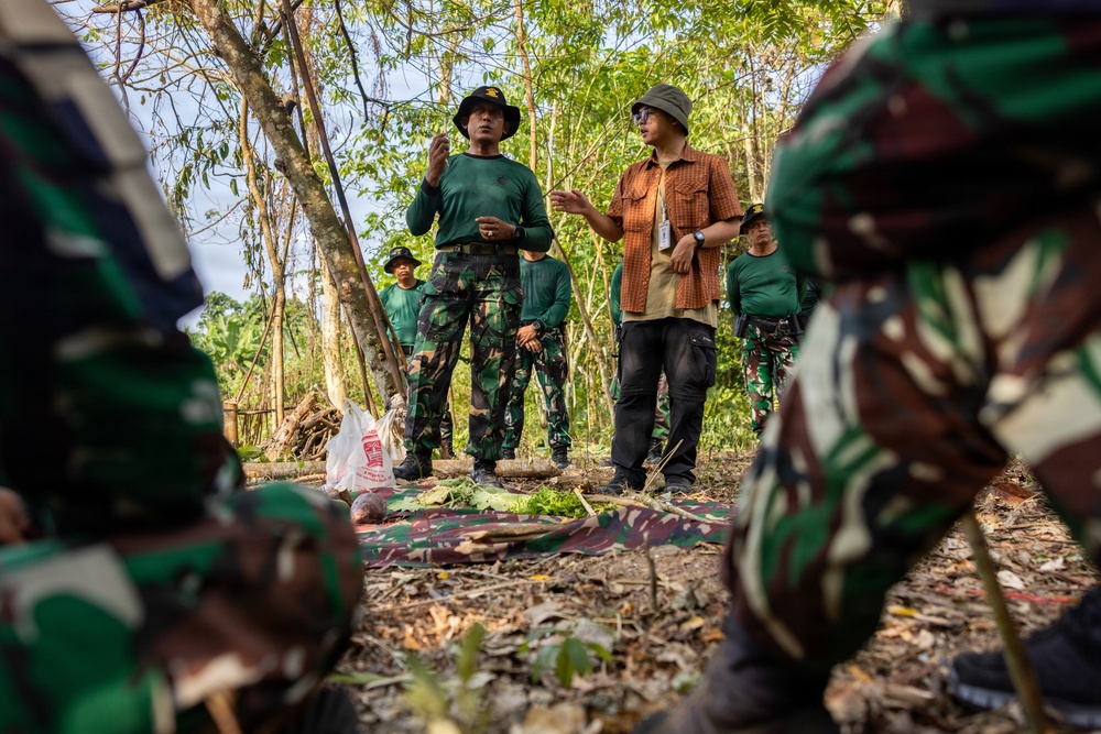 MRF-D Marines participate in jungle survival exchange