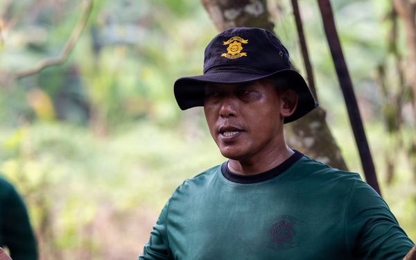 MRF-D Marines participate in jungle survival exchange