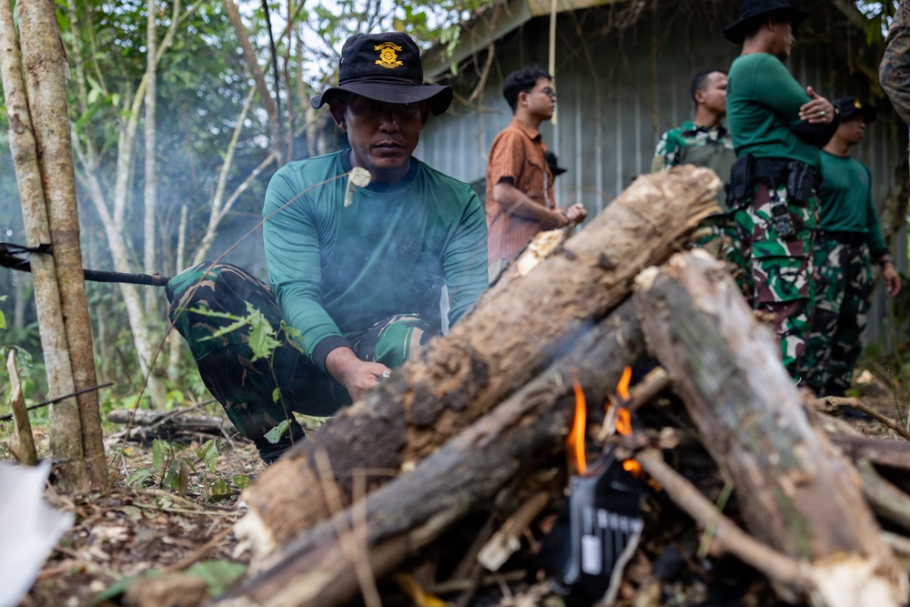 MRF-D Marines participate in jungle survival exchange