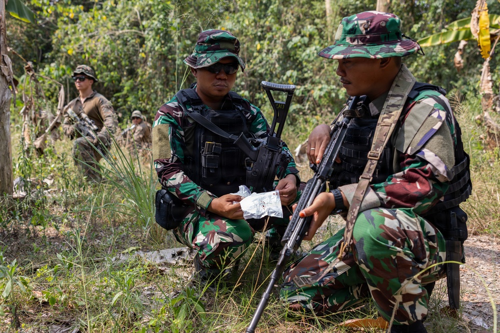 MRF-D Marines participate in jungle survival exchange